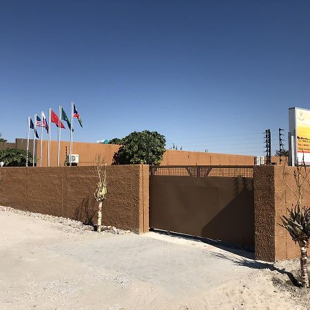 City Lodge Etosha Omuthiya Εξωτερικό φωτογραφία