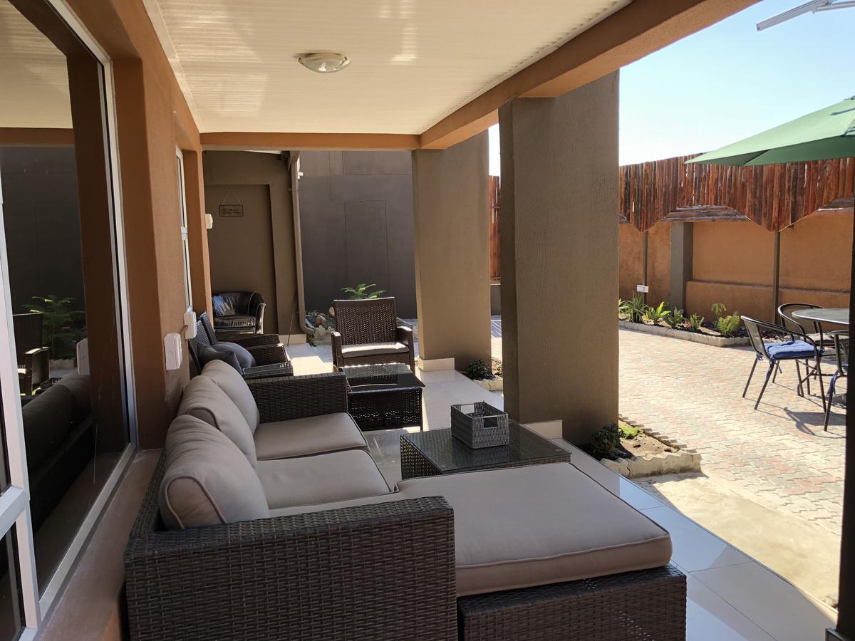 City Lodge Etosha Omuthiya Εξωτερικό φωτογραφία