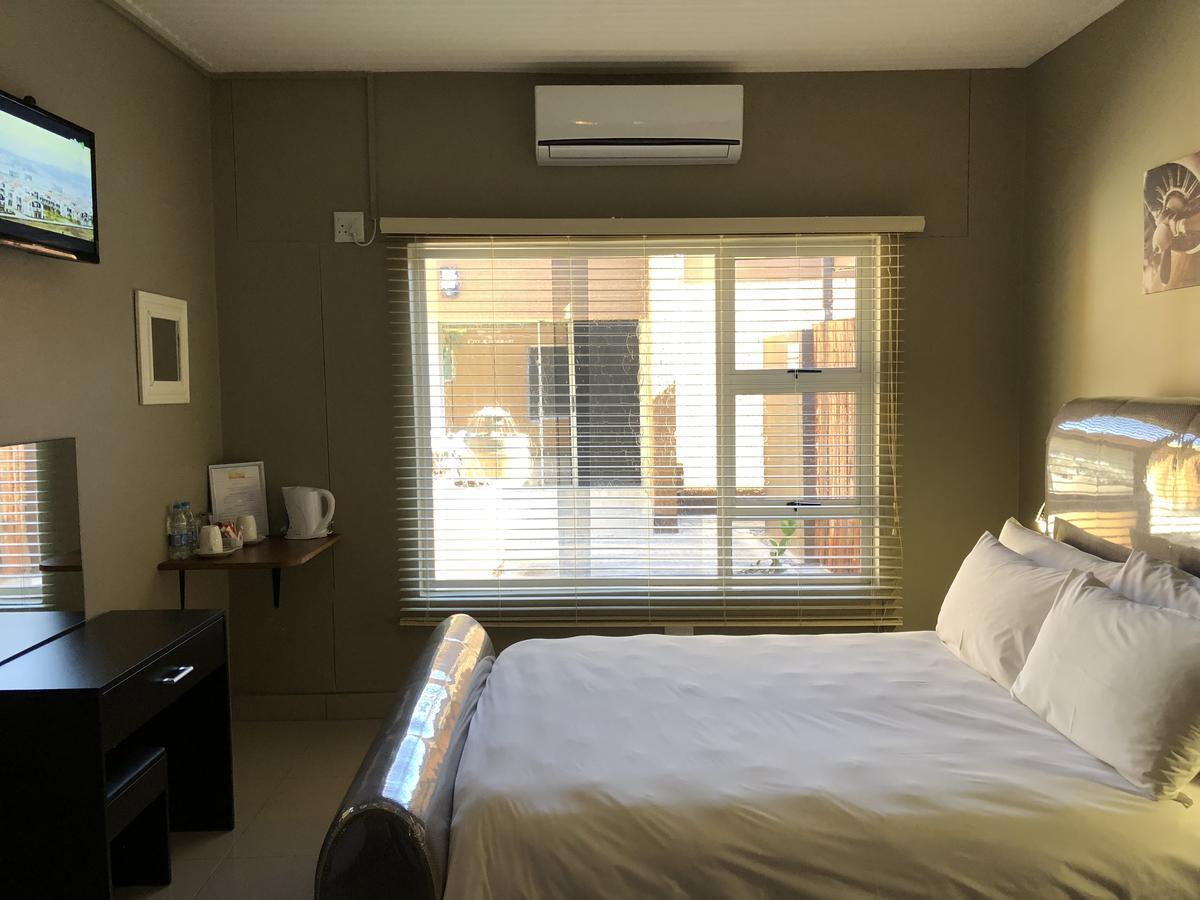 City Lodge Etosha Omuthiya Εξωτερικό φωτογραφία