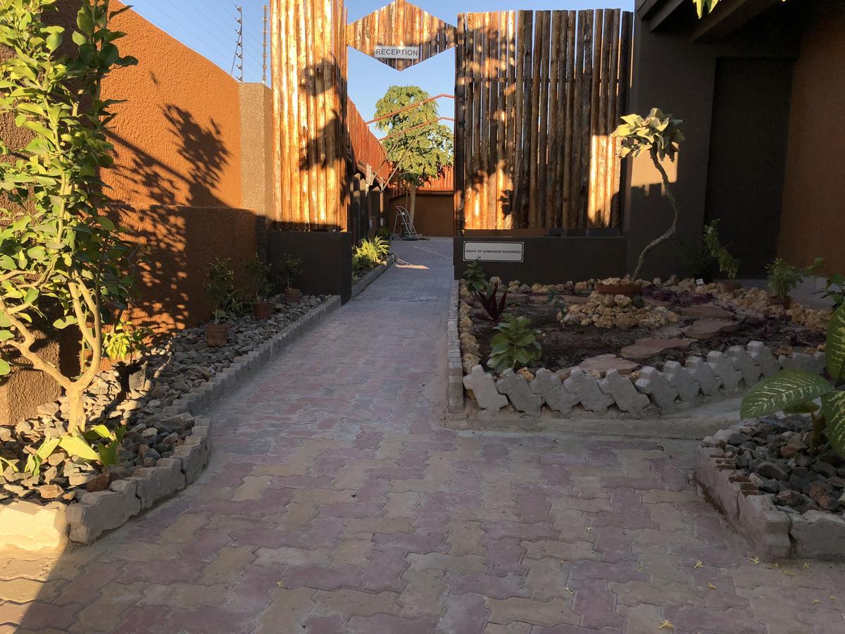 City Lodge Etosha Omuthiya Εξωτερικό φωτογραφία