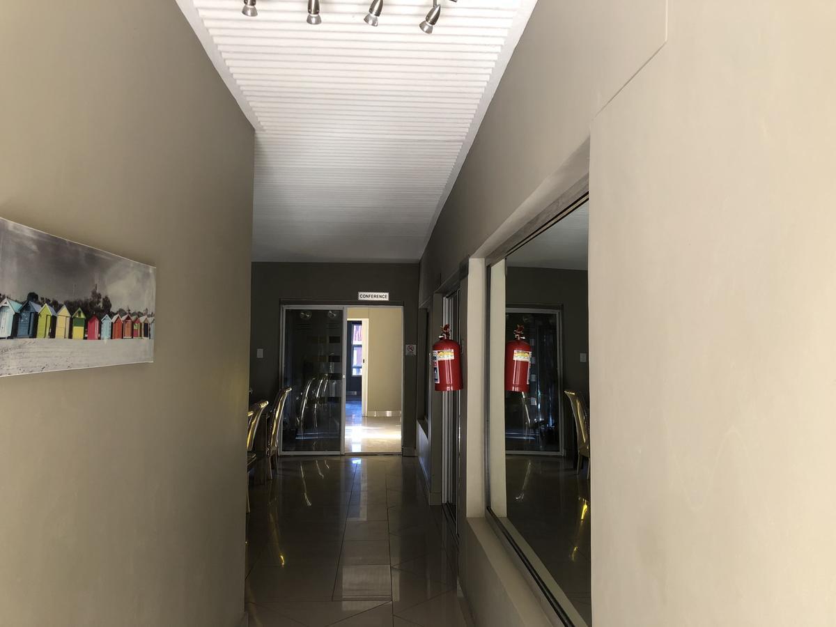 City Lodge Etosha Omuthiya Εξωτερικό φωτογραφία