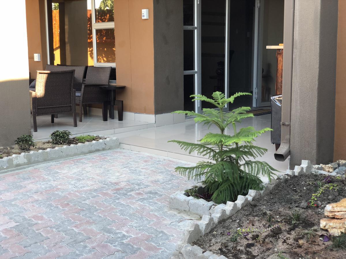 City Lodge Etosha Omuthiya Εξωτερικό φωτογραφία