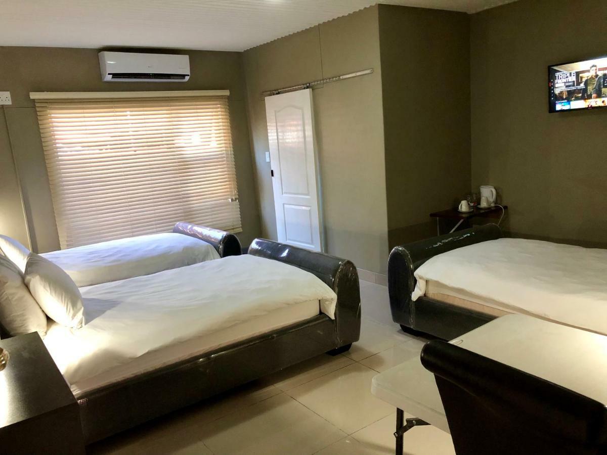 City Lodge Etosha Omuthiya Εξωτερικό φωτογραφία