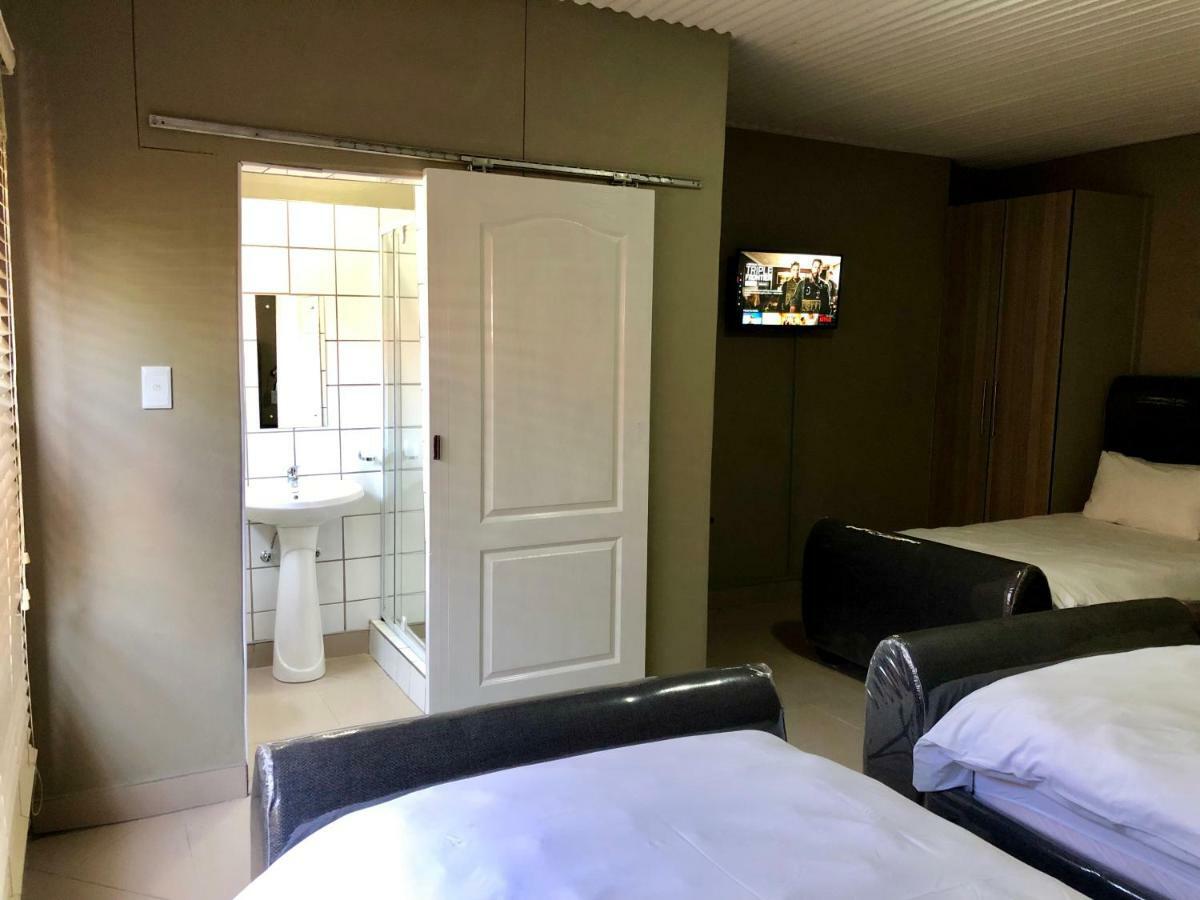 City Lodge Etosha Omuthiya Εξωτερικό φωτογραφία