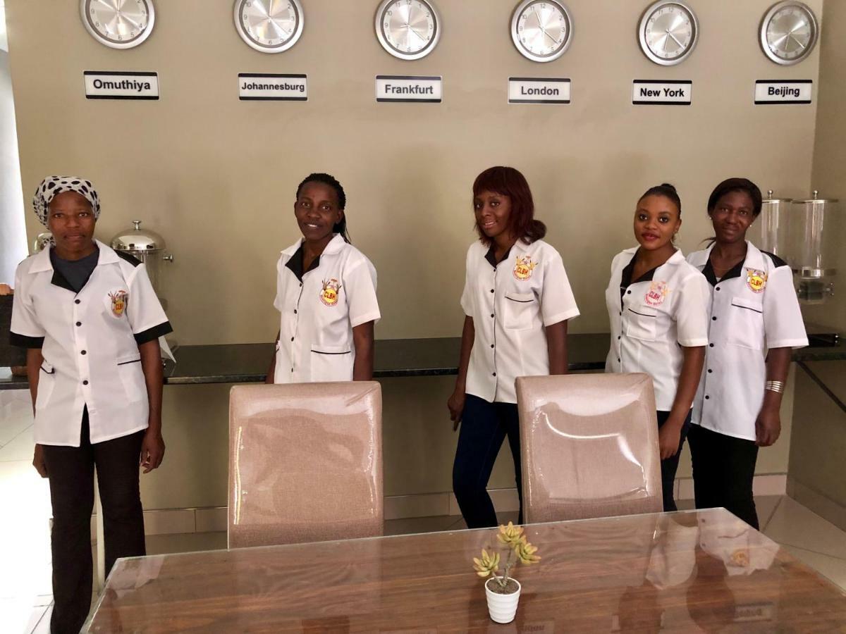 City Lodge Etosha Omuthiya Εξωτερικό φωτογραφία